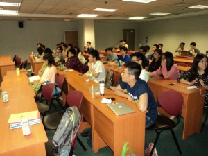 PHOTOS - Senior-Junior Sharing