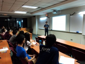 PHOTOS - Senior-Junior Sharing